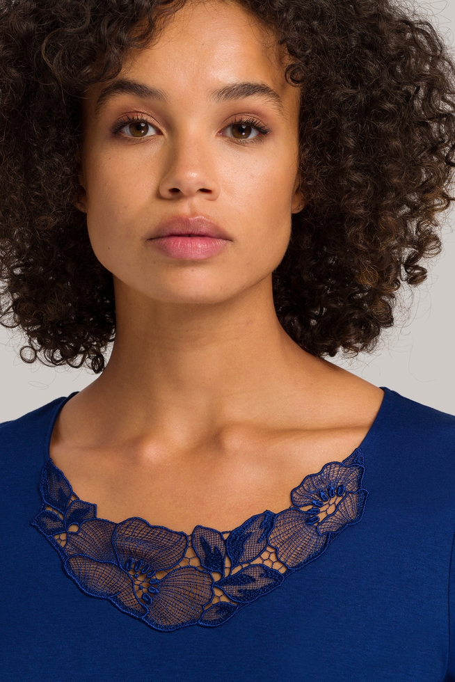 Женская синяя хлопковая сорочка с кружевом миди 4