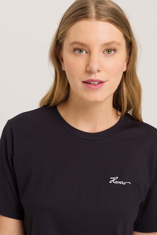 Женская черная хлопковая футболка 3