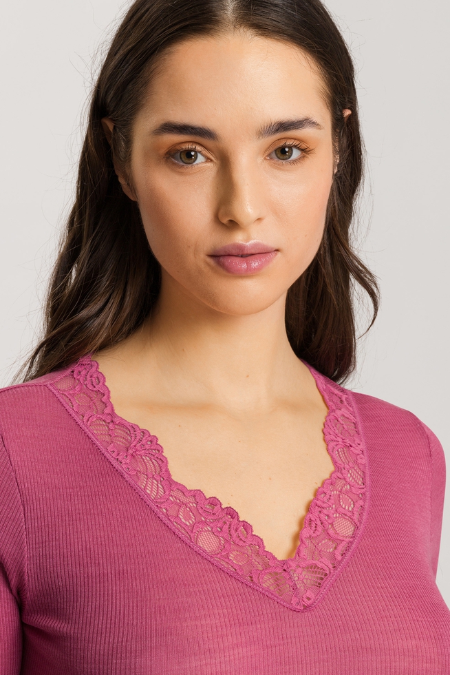 Женский домашний лонгслив-водолазка из шерсти с кружевом 4