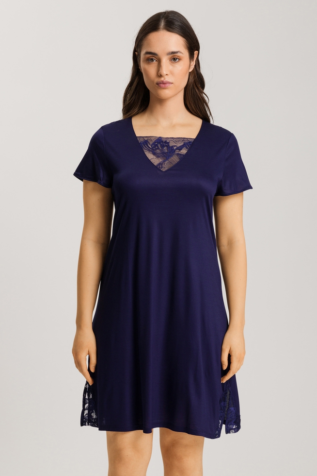 Женская сорочка миди с кружевом 1