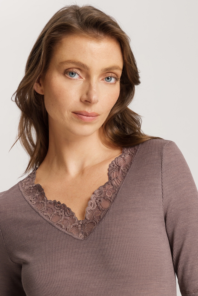 Женский домашний лонгслив-водолазка из шерсти с кружевом 3