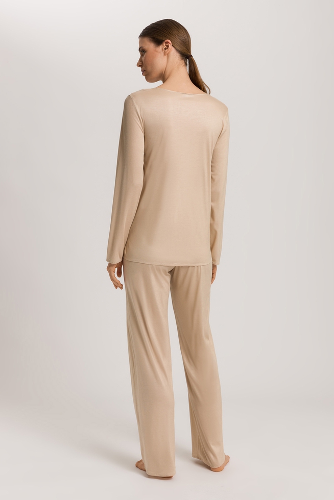 Женская бежевая пижама с брюками 2