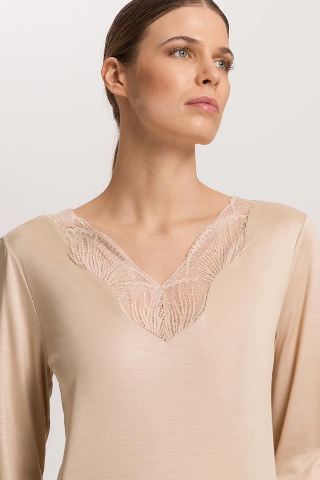 Женская бежевая пижама с брюками 3