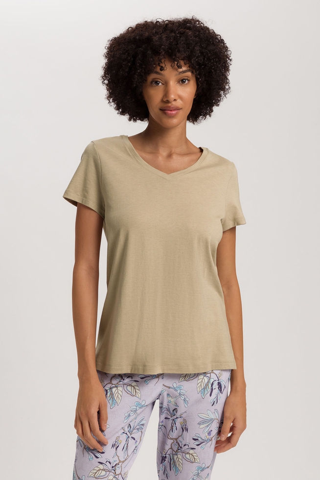 Женская бежевая домашняя футболка 1