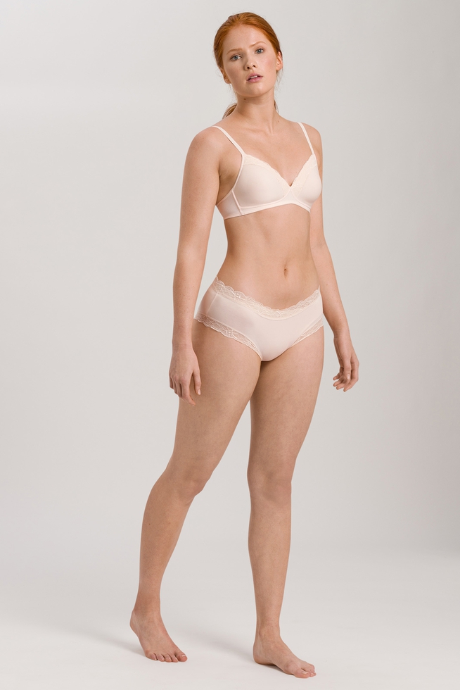  Бюстгальтер с плотными чашками с кружевом  3