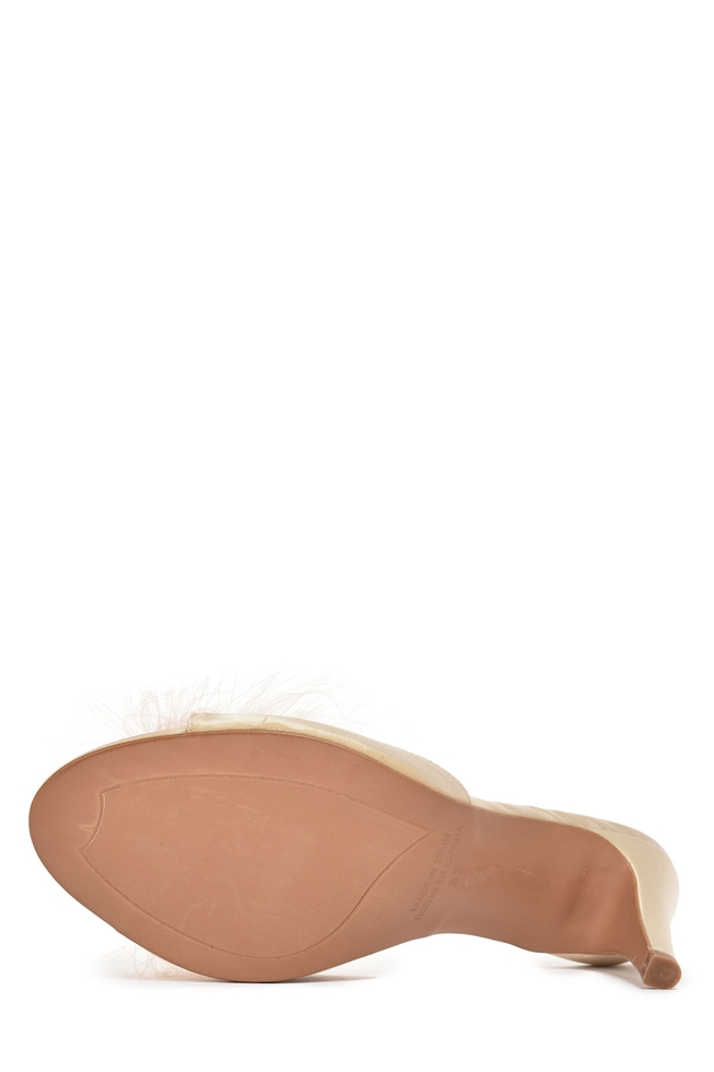 Домашние туфли на каблуке с декоративными перьями  5