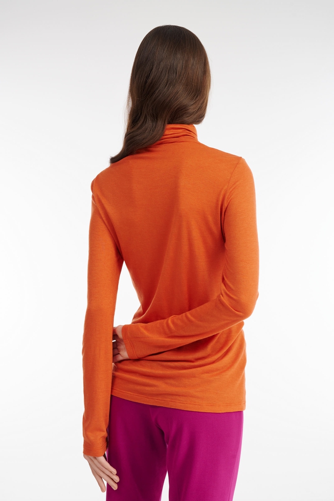 Женский оранжевый джемпер 2