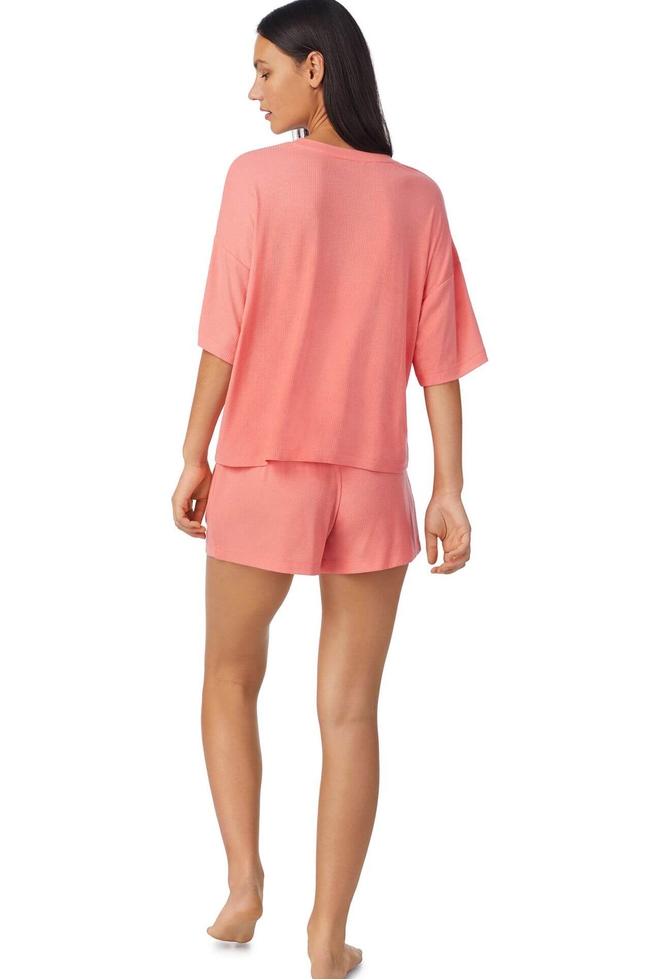 Женская коралловая пижама с шортами 2