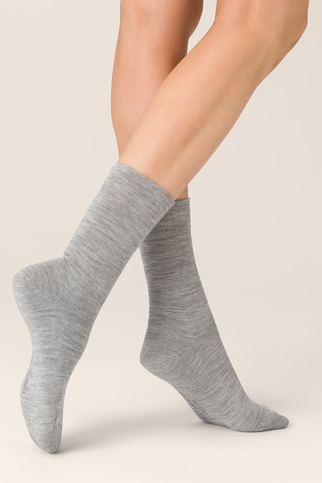 Женские серые шерстяные носки 1