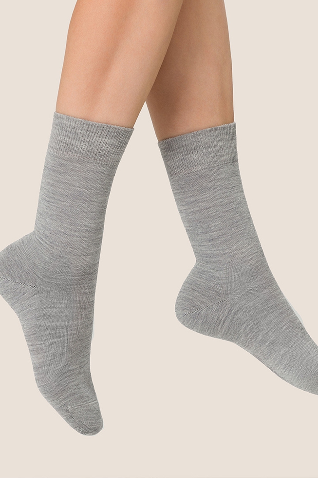 Женские серые шерстяные носки 2