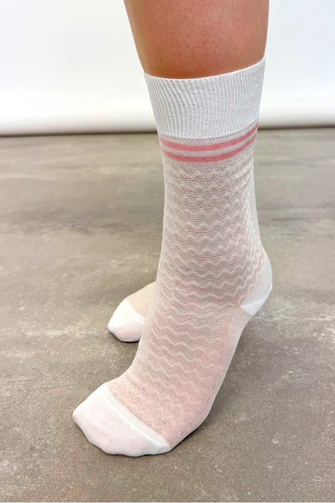 Носки женские белые Arrow Graphic 2