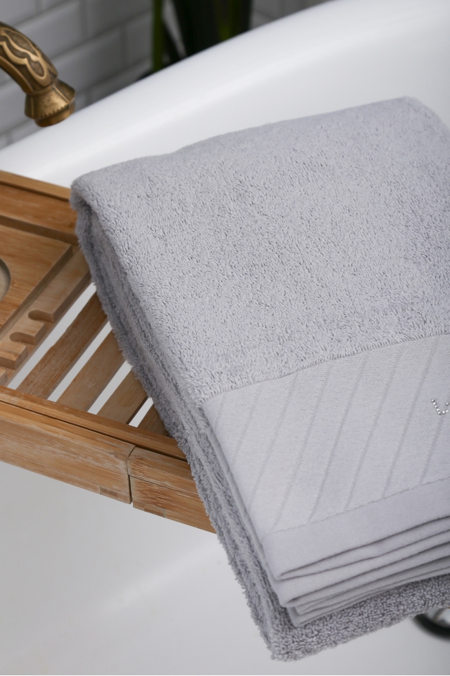 Полотенце светло-серое из хлопка 100x150 см 4