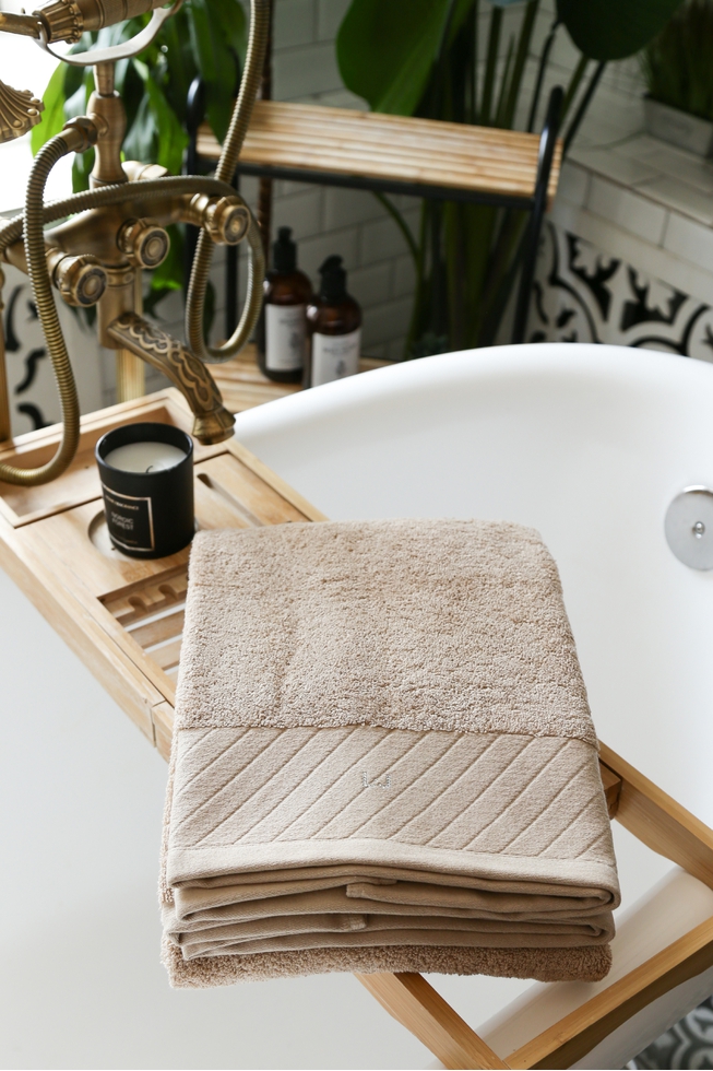 Полотенце бежевое из хлопка 100x150 см 5