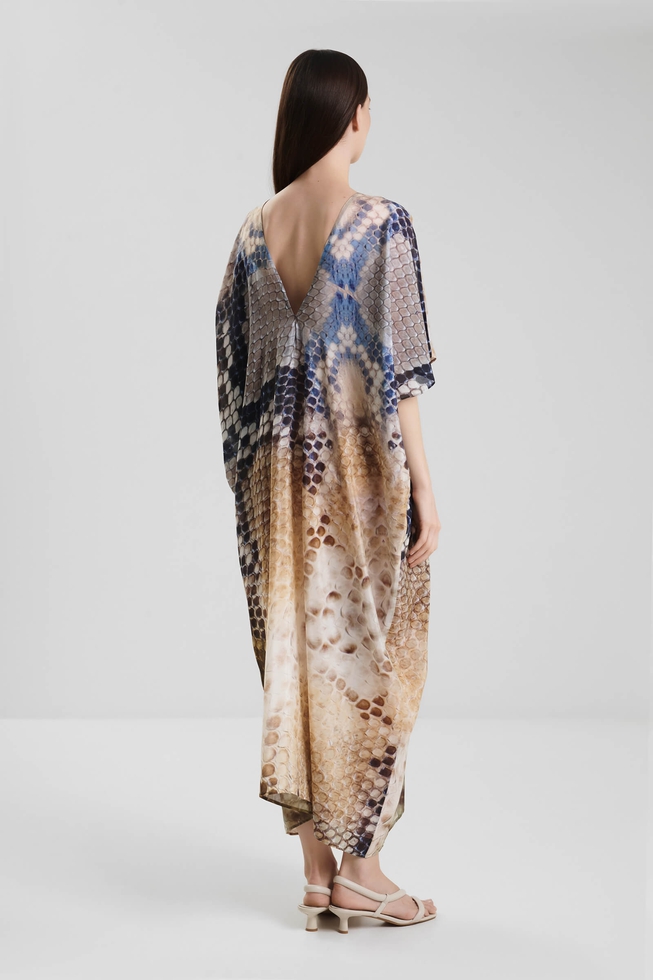 Длинное платье из шёлка с анималистичным принтом  2