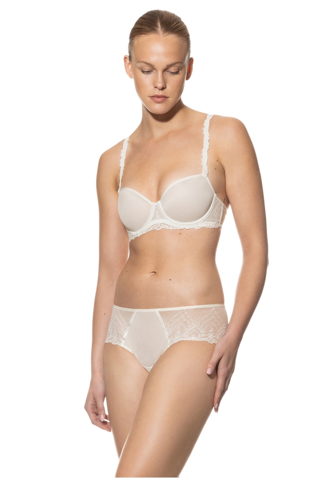  Бюстгальтер с мягкими чашками  1