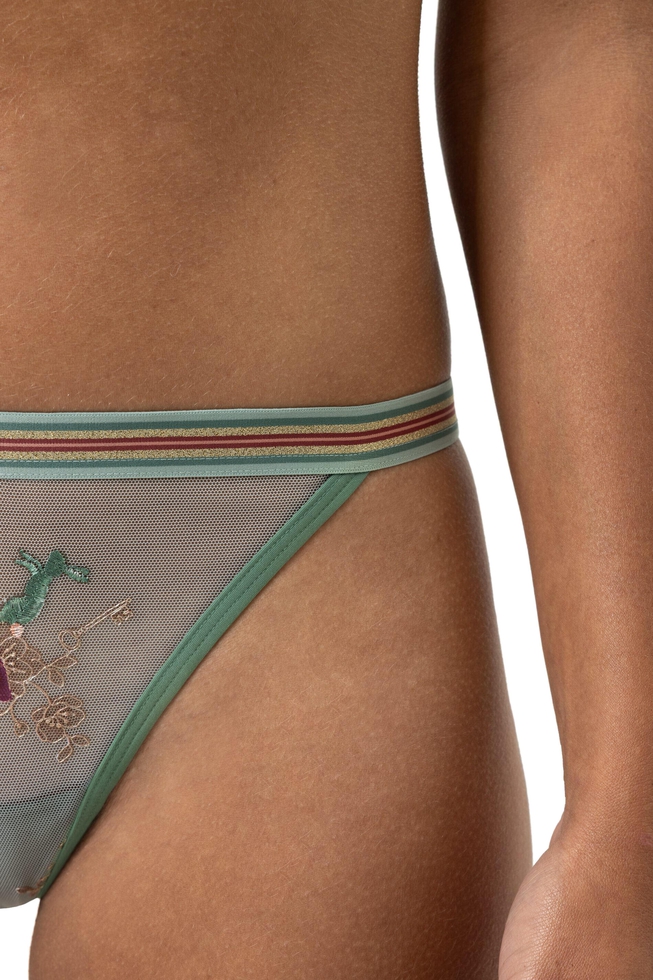  Женские трусы-стринги с вышивкой  3