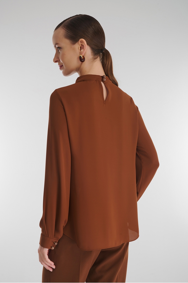 Блузка с длинным рукавом и кружевом  3