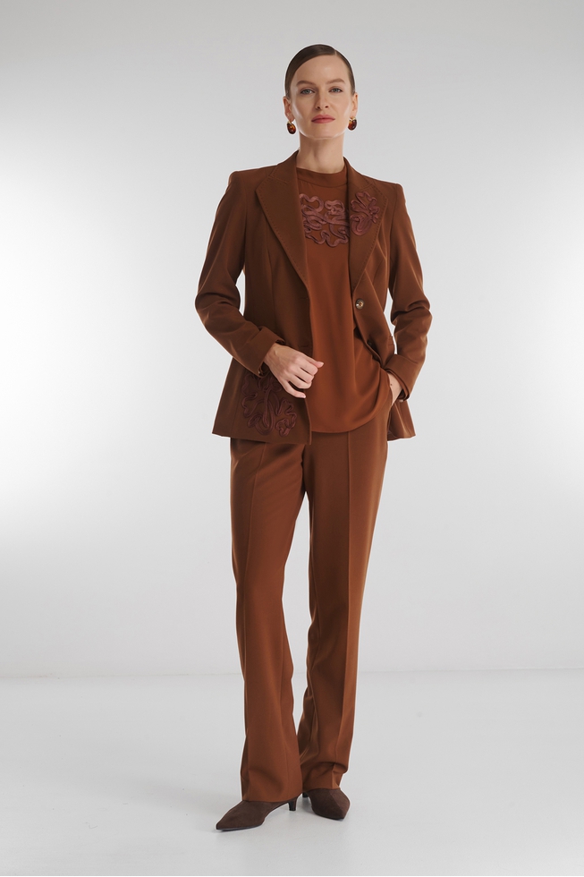 Женский жакет с вышивкой 4