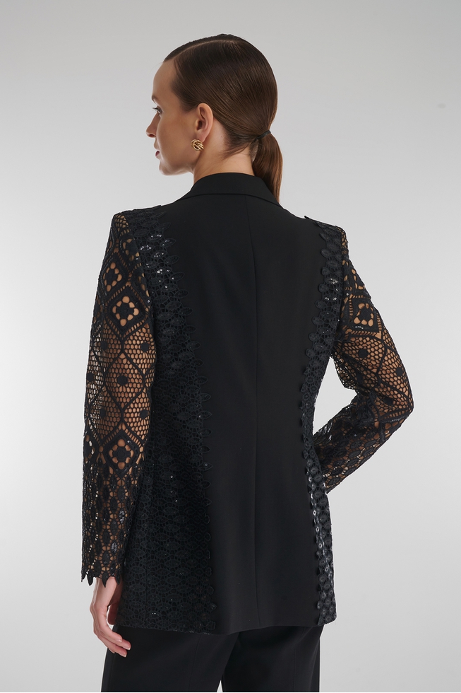 Женский чёрный жакет 2