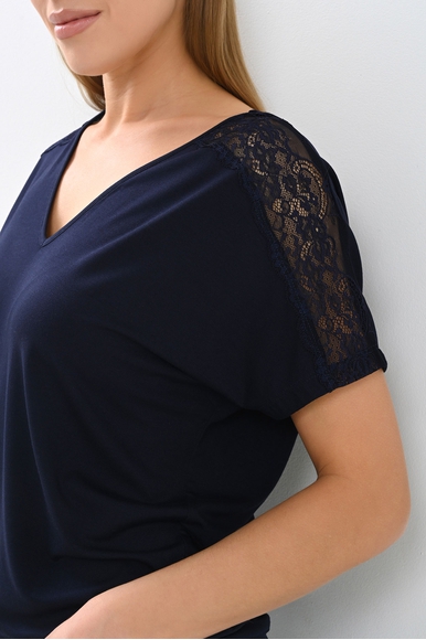 Женская домашняя футболка-топ с кружевом Petit Pas 101045 купить в интернет-магазине Bestelle фото 3