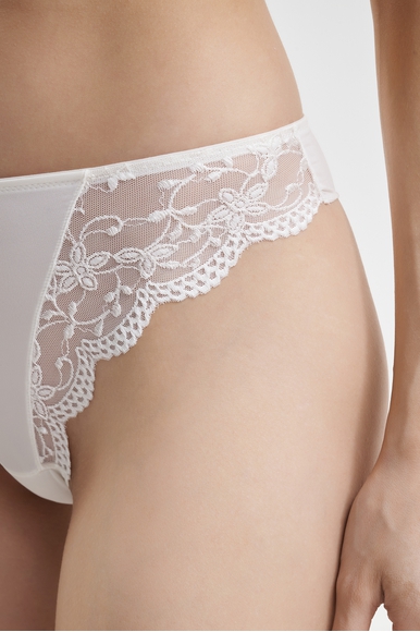 Женские трусы-стринги с вышивкой  Nina von C 48101971 купить в интернет-магазине Bestelle фото 4