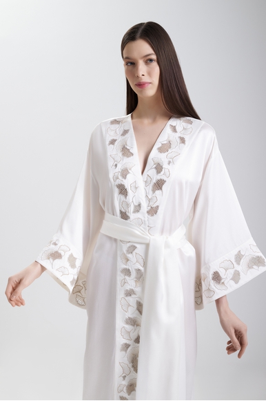  Женский длинный шелковый халат с вышивкой Karma on the rocks BR/KR/KOBLWG-SS купить в интернет-магазине Bestelle фото 3