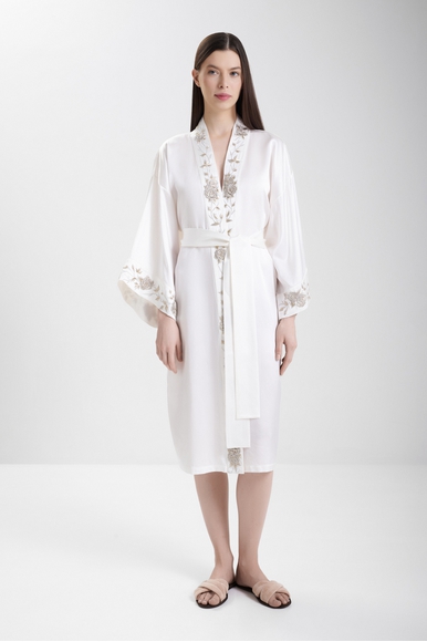  Женский короткий халат из шелка с вышивкой  Karma on the rocks BR/KR/NIKSWF-SS купить в интернет-магазине Bestelle фото 1