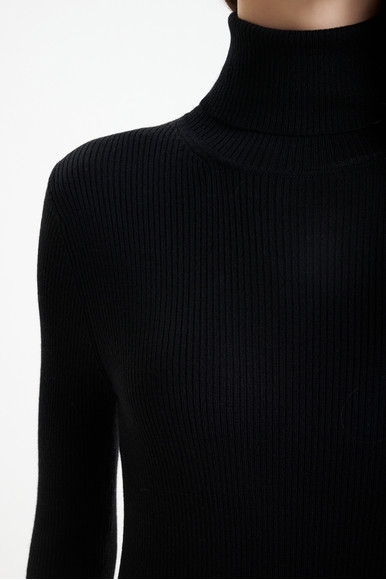 Женский джемпер с высоким воротом из шерсти мериноса  MC2 Saint Barth ERIKAMERINO купить в интернет-магазине Bestelle фото 4