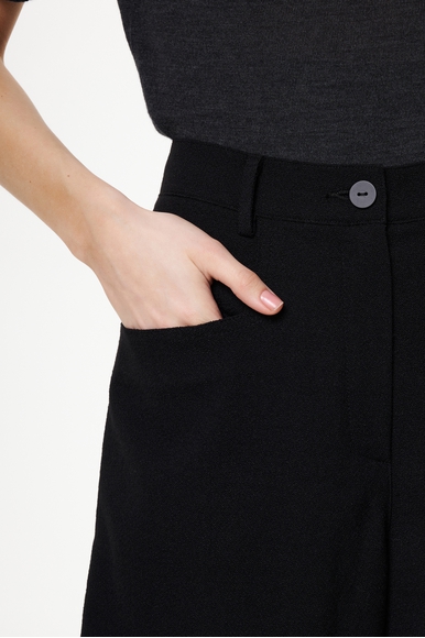 Женские чёрные шерстяные шорты Sarah Pacini 252.13.023 купить в интернет-магазине Bestelle фото 4