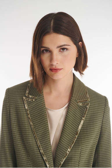 Женский жакет с бархатной окантовкой  Caterina Leman ZA8638-109 купить в интернет-магазине Bestelle фото 6