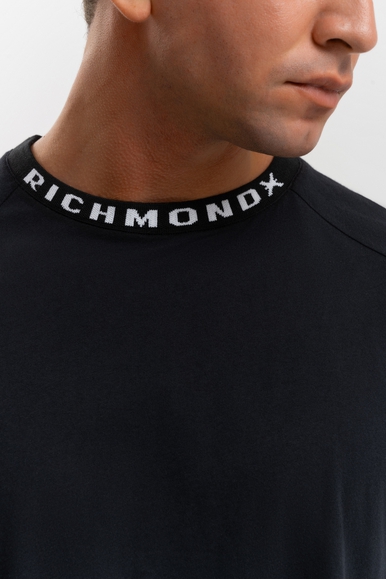 Мужская хлопковая футболка Richmond X UMP25262TS купить в интернет-магазине Bestelle фото 4