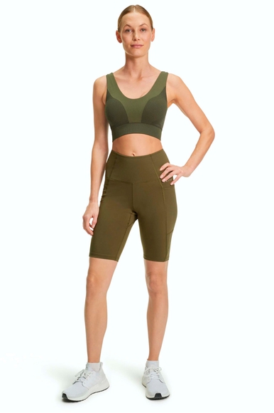 Женские спортивные зеленые шорты FALKE Sport 37890 купить в интернет-магазине Bestelle фото 3