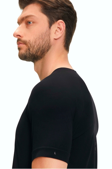Футболка мужская чёрная для спорта FALKE Sport 38939 купить в интернет-магазине Bestelle фото 4