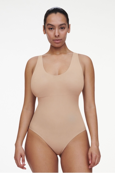  Женское бежевое боди  Chantelle C10UT0 купить в интернет-магазине Bestelle фото 1