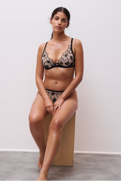  Женские трусы-стринги  Chantelle C22OA0 купить в интернет-магазине Bestelle фото 13