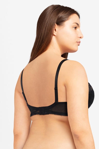 Женский черный бюстгальтер-спейсер с плотными чашками Chantelle C15F70 купить в интернет-магазине Bestelle фото 2