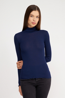 Женская синяя водолазка 