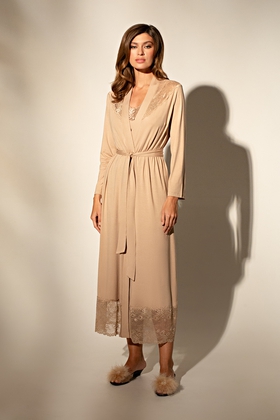 Женский халат-пеньюар с кружевом