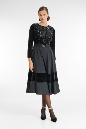 Платье с пайетками