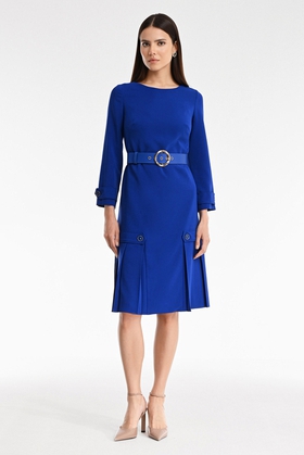 Голубое платье с короткими рукавами