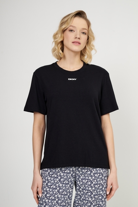 Женская чёрная футболка 