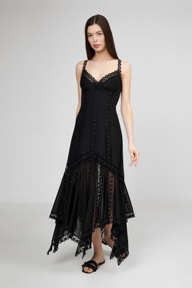 Чёрное длинное платье 