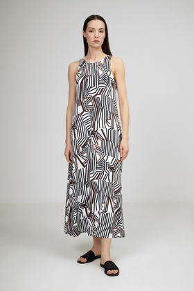 Длинное платье без рукавов