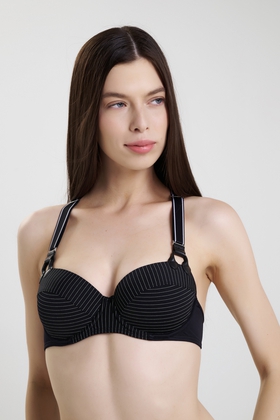 Бюстгальтер с плотной чашкой