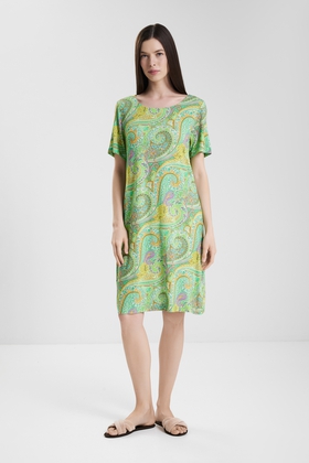 Зелёное платье миди с короткими рукавами