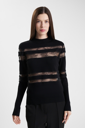 Черная блузка с длинным рукавом