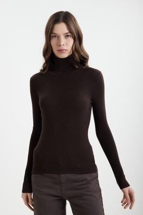 Женский джемпер с высоким горлом из шерсти мериноса 
