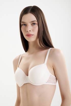 Бюстгальтер с плотной чашкой