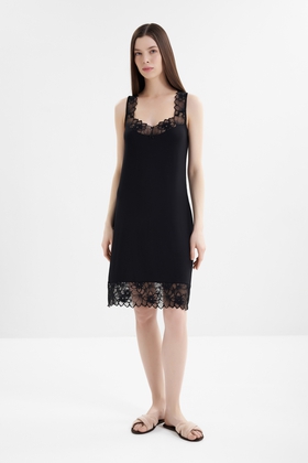  Короткая черная сорочка 