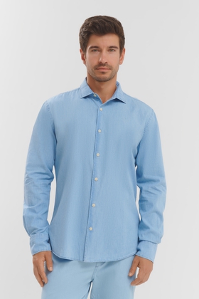 Мужская голубая рубашка